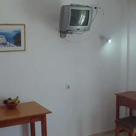 Creta Vassakis *